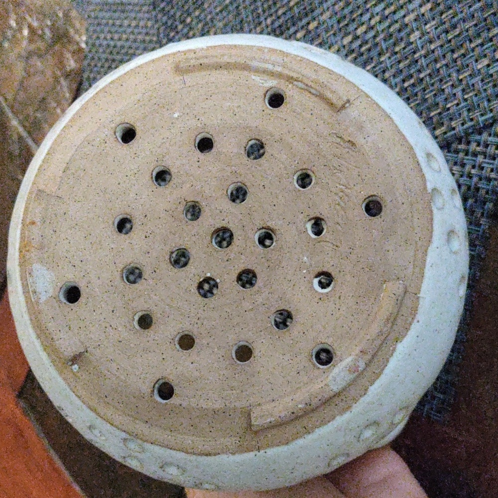 Beautiful berry strainer/colander - Picture 5 of 6